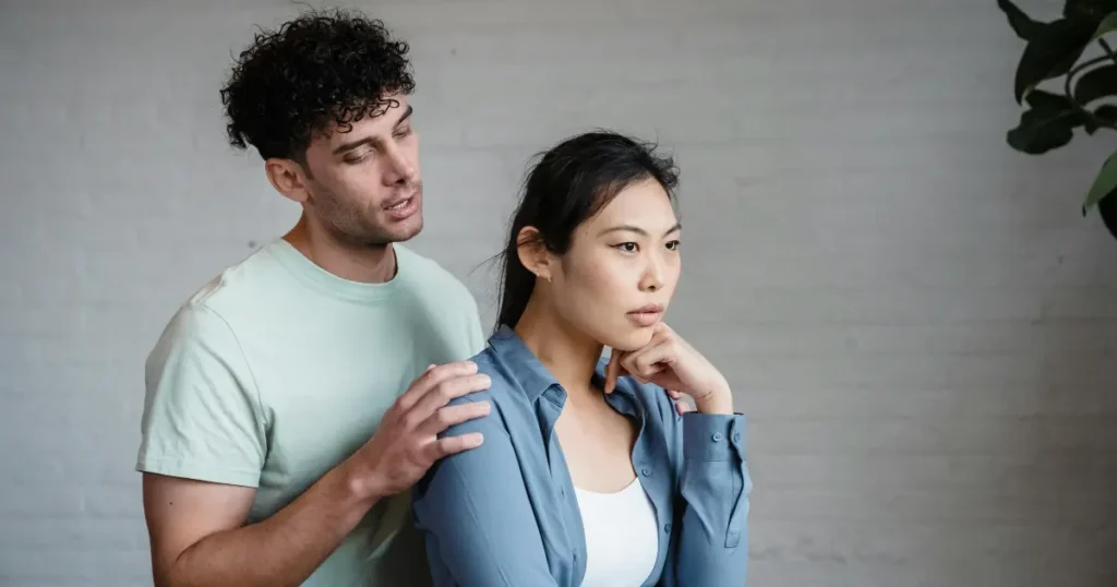 the difference between apologizing and asking for forgiveness