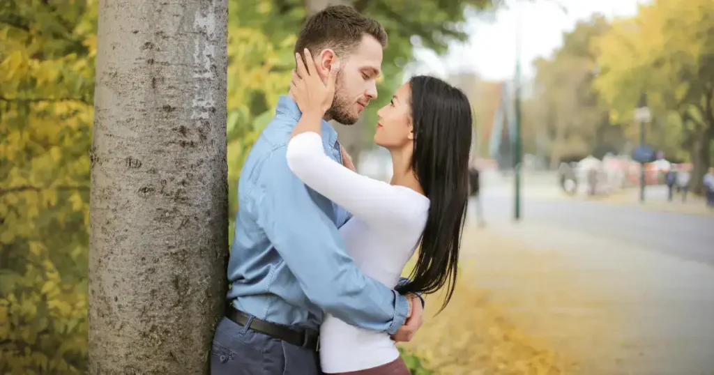 Male intimacy cycle when falling in love
