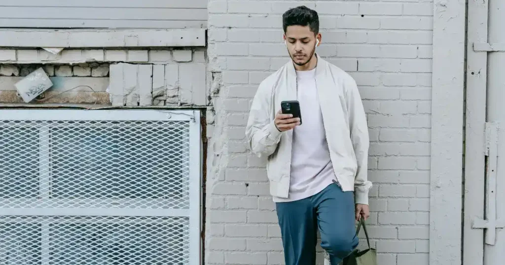 Early stages of dating how often to text